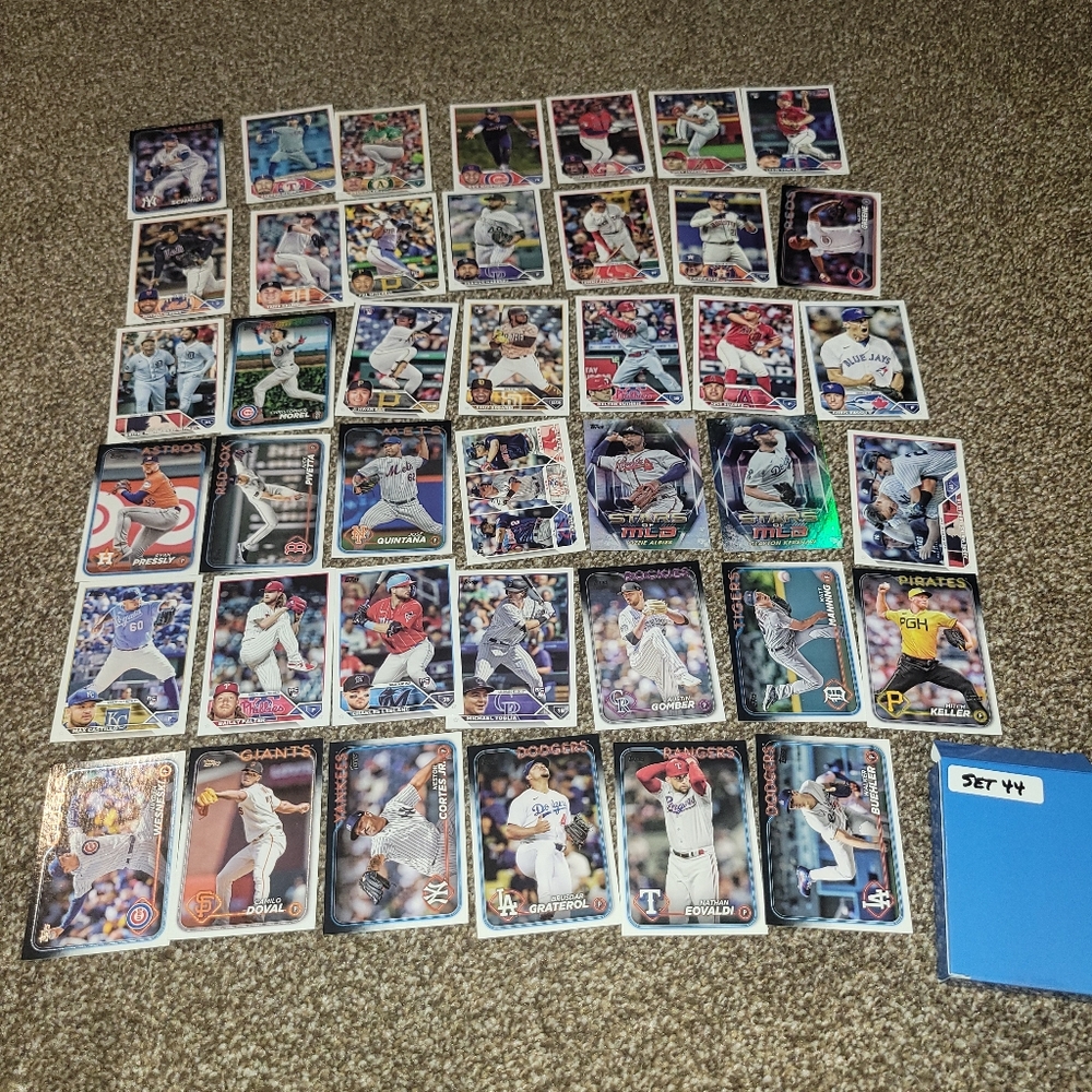 🔥5/$20 Topps Baseball Trading Card lot of 41
